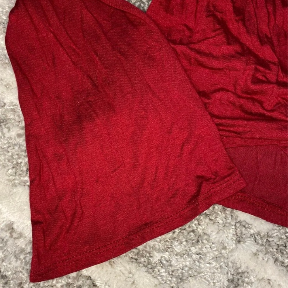 Red blouse - Picture 4 of 5